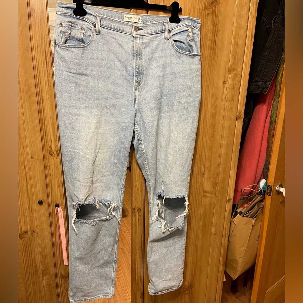 abercrombie and fitch jeans